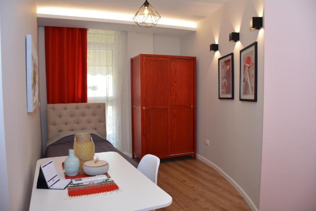 Central Comfy Apartment Tirana Bagian luar foto