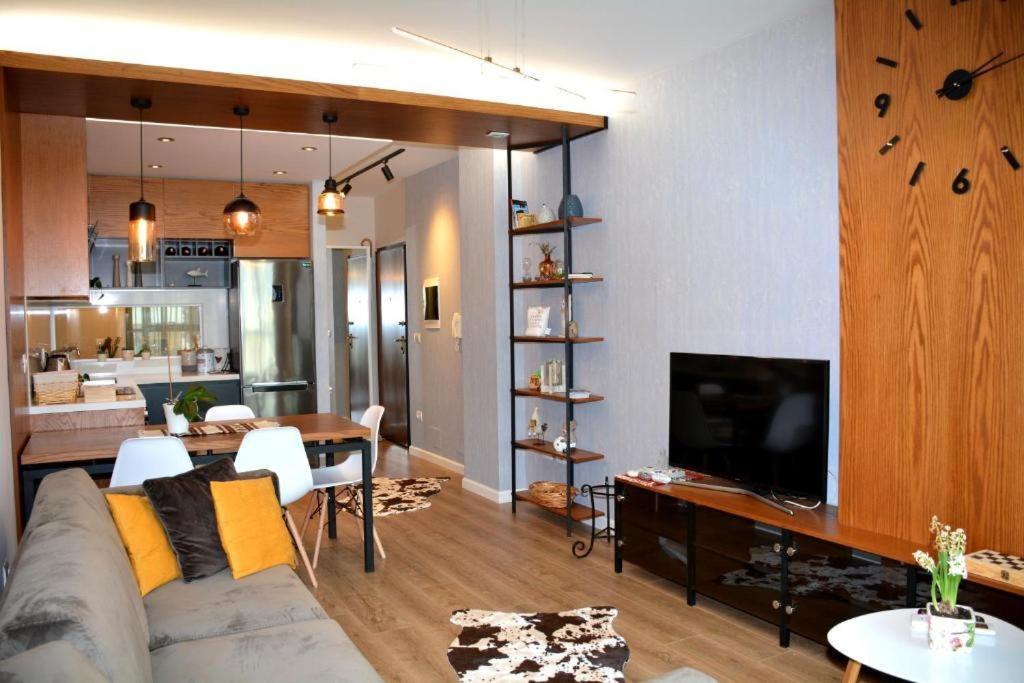 Central Comfy Apartment Tirana Bagian luar foto