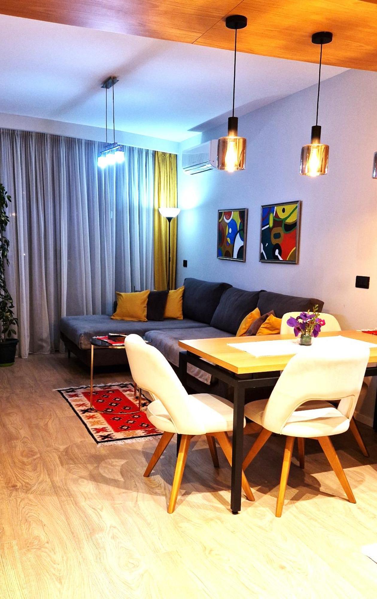 Central Comfy Apartment Tirana Bagian luar foto